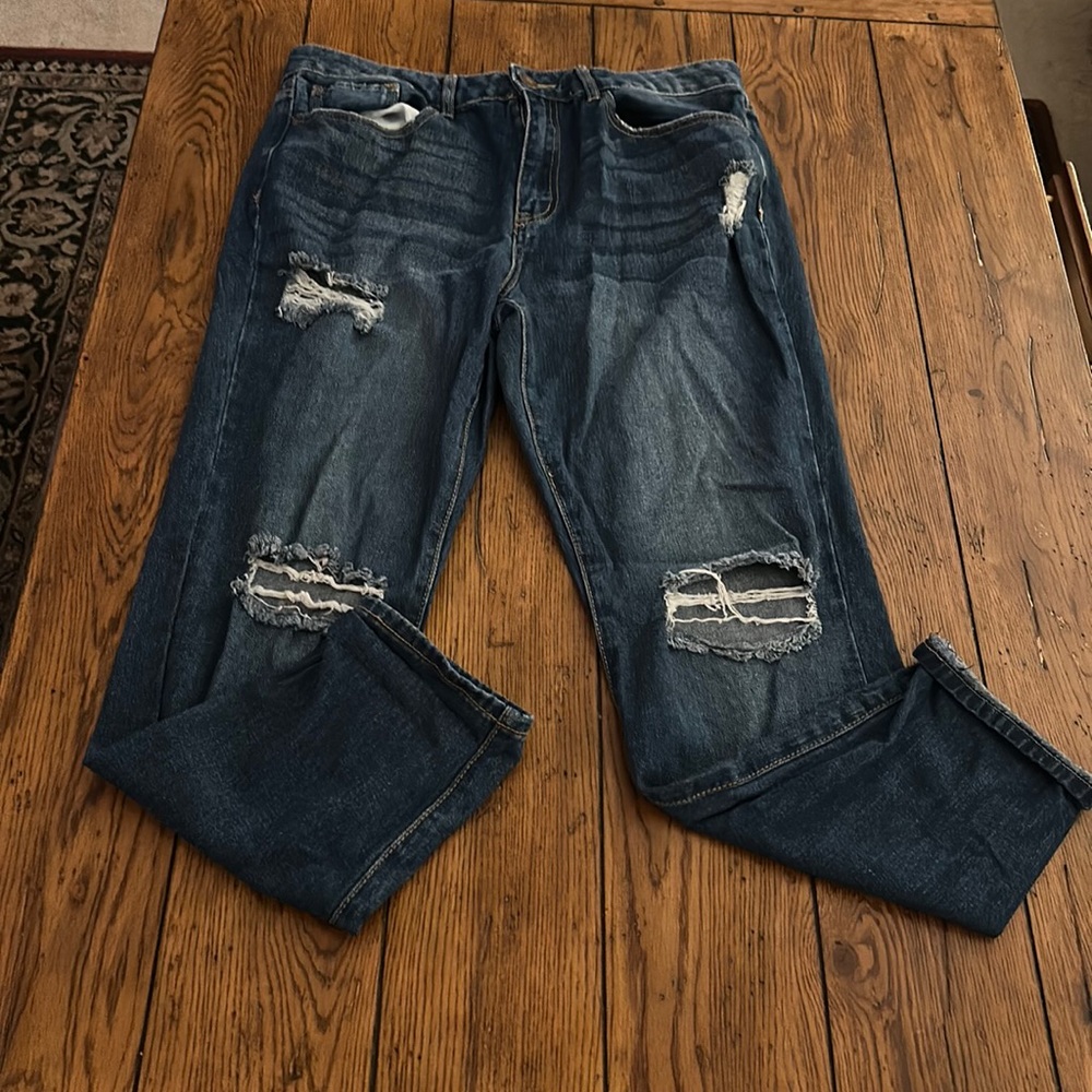 Forever 21 deconstructed denim jeans size 30 good condition.